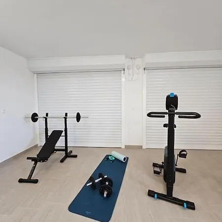 Gidas Retreat - Family With Gym, Hot Tub, Bbq Radovin
