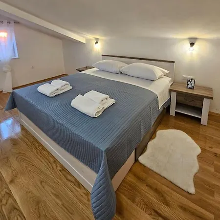 Gidas Retreat - Family Stay With Gym, Hot Tub, Bbq *