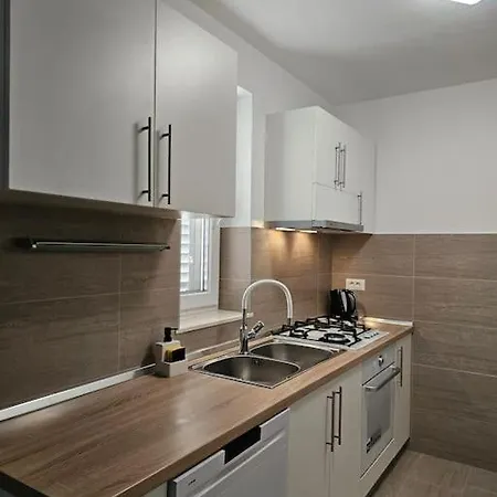 Gidas - Hot Tub, Gym, Playground Holiday home